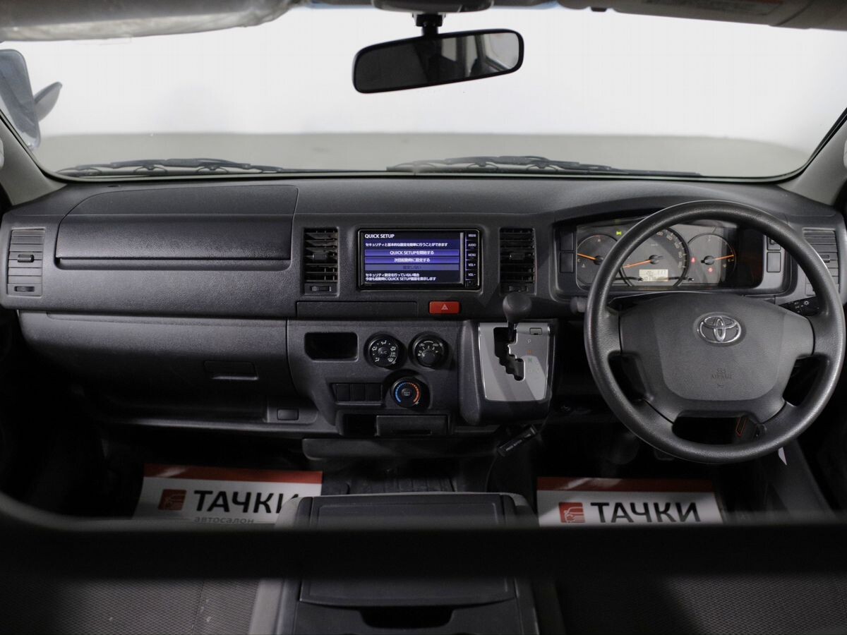 Toyota HiAce 2017 - фото автомобиля