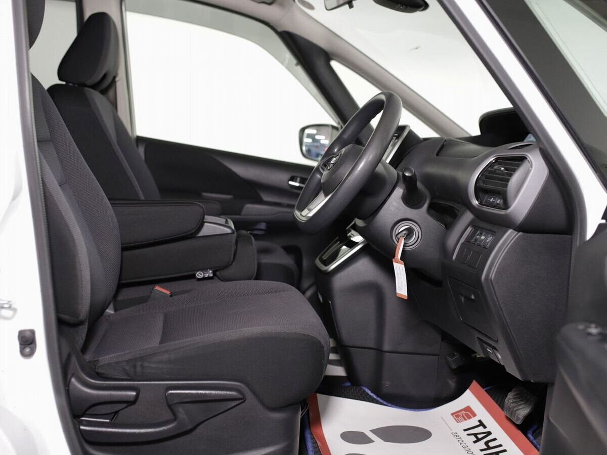 Nissan Serena 2017 - фото автомобиля