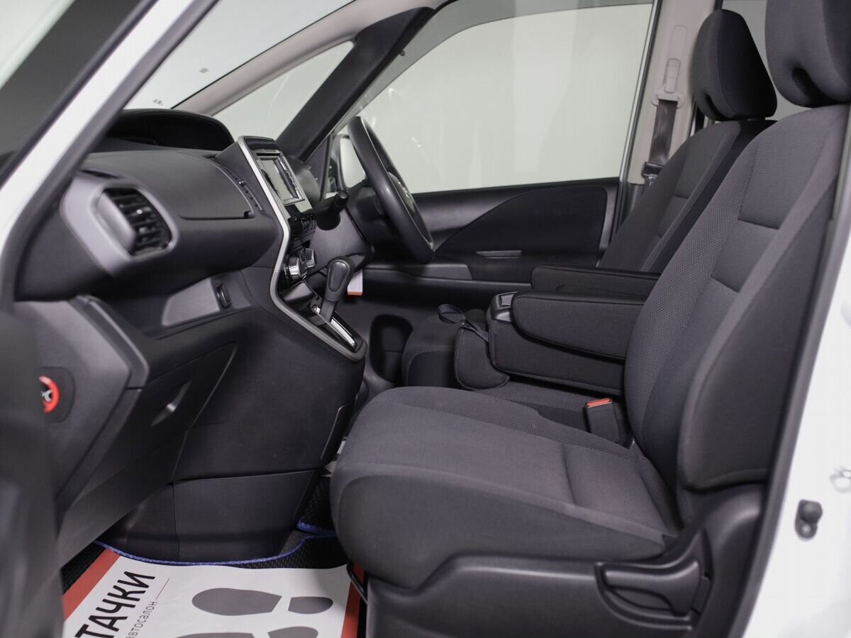 Nissan Serena 2017 - фото автомобиля