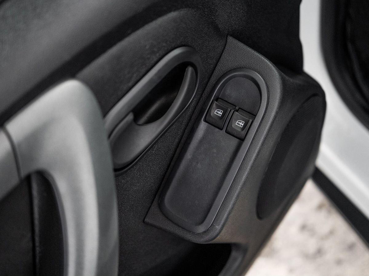 Renault Duster 2020 - фото автомобиля