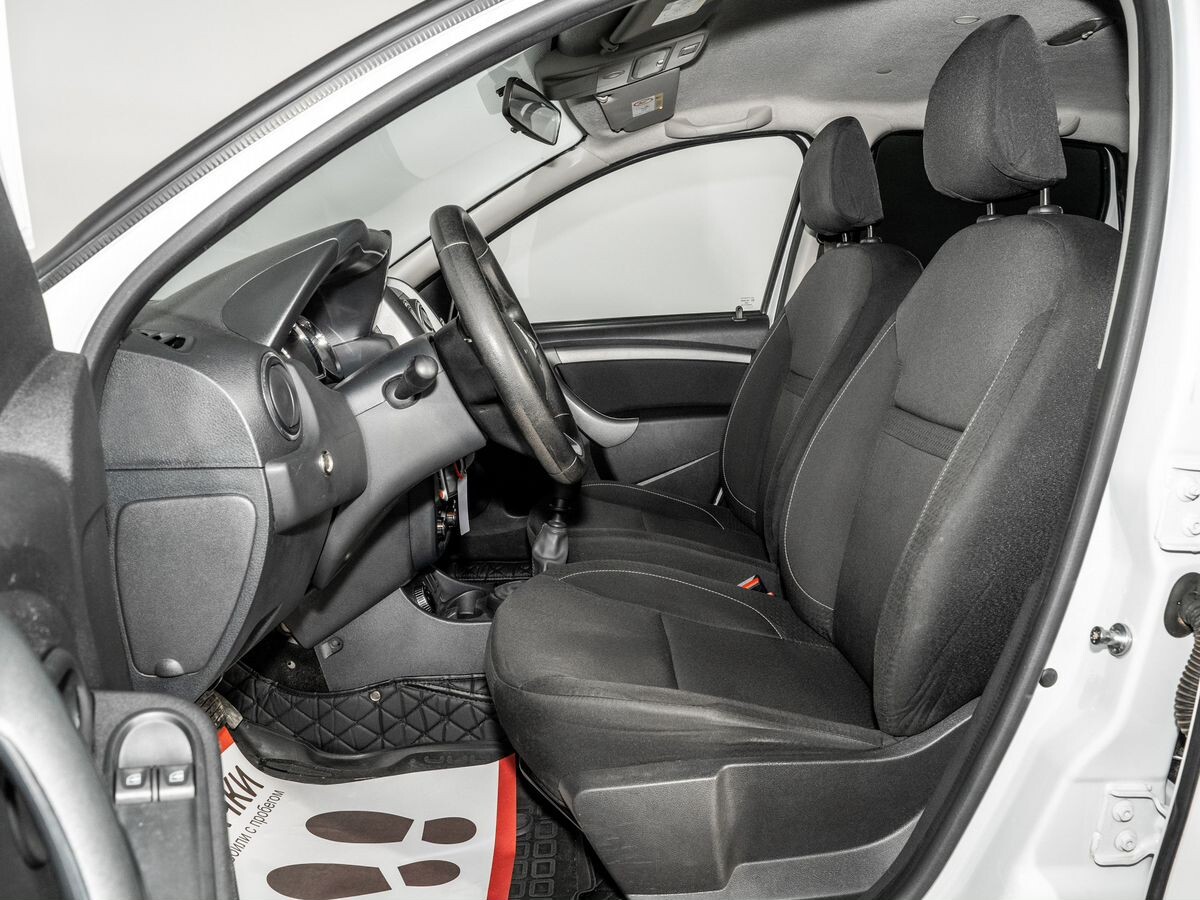 Renault Duster 2020 - фото автомобиля