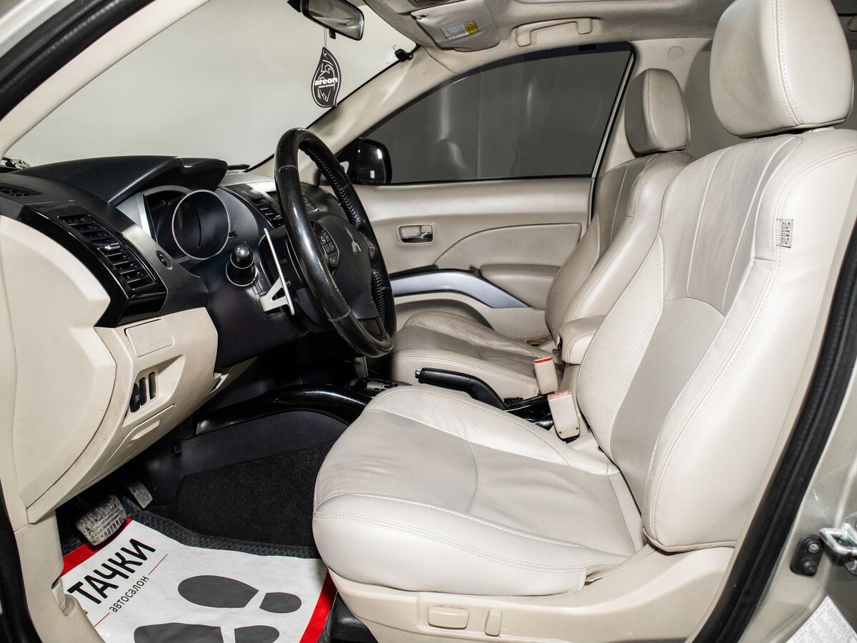 Mitsubishi Outlander 2008 - фото автомобиля