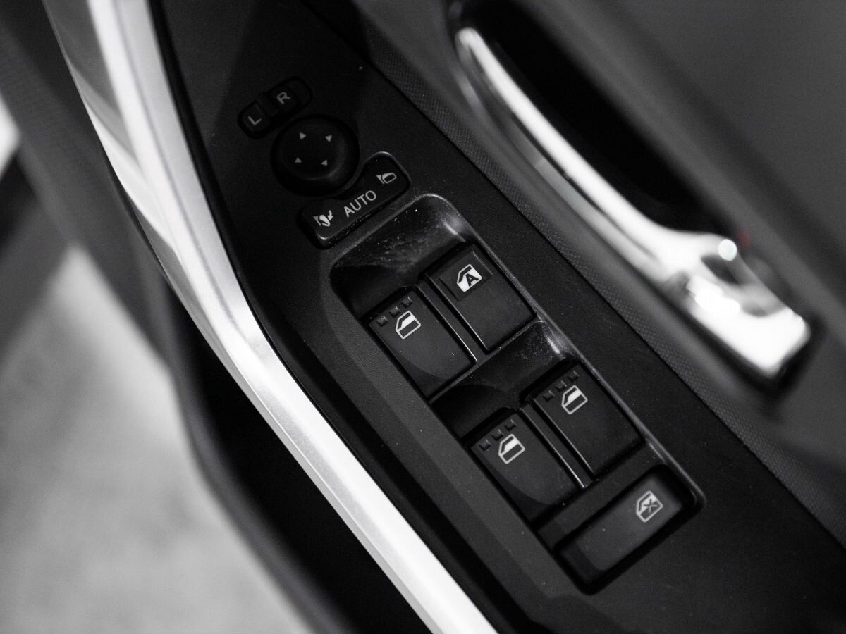 Daihatsu Rocky 2021 - фото автомобиля