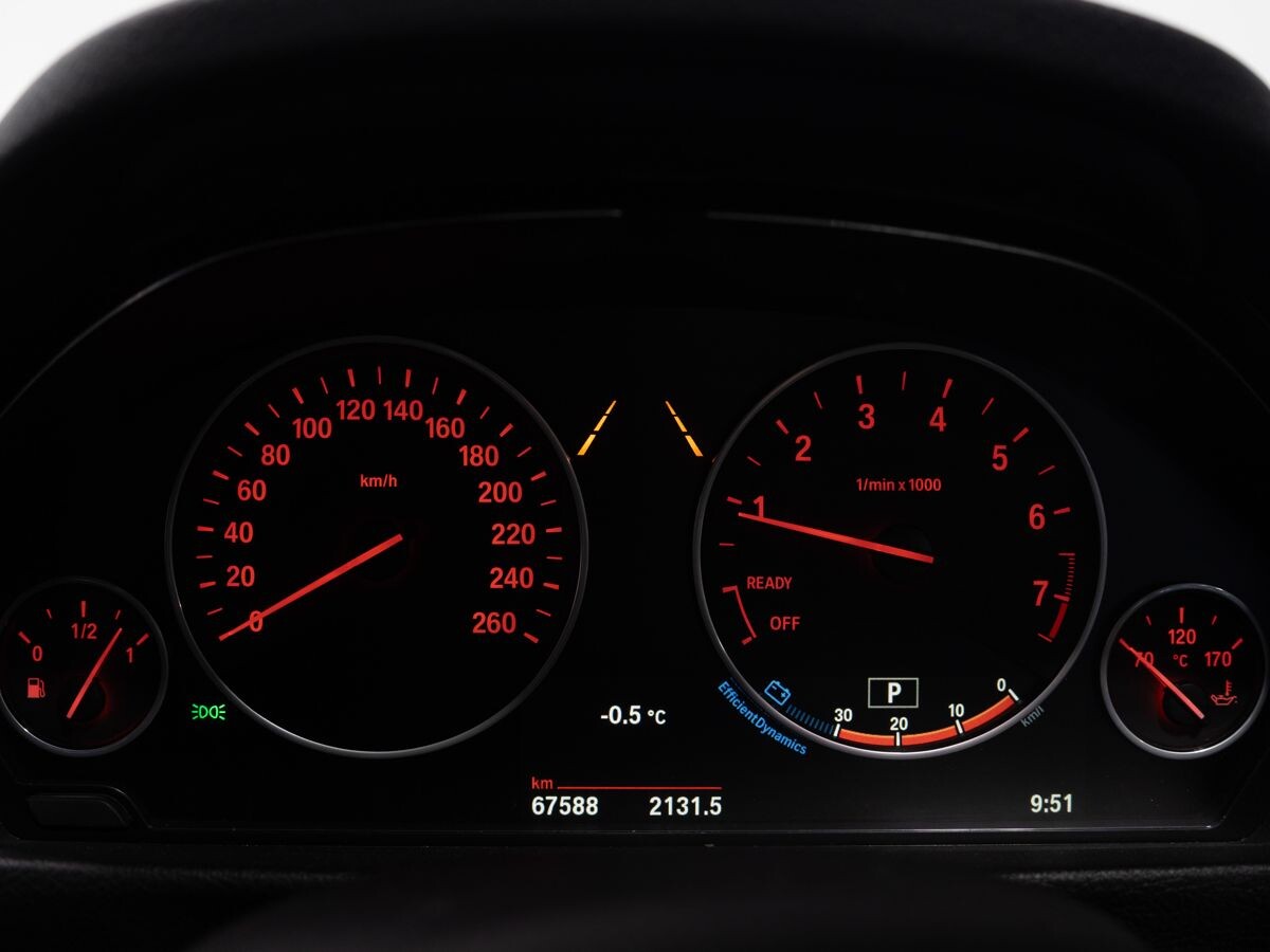 BMW 3 серии 2016 - фото автомобиля