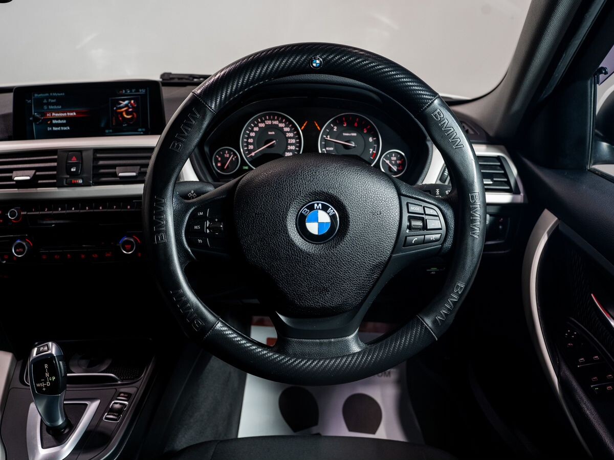 BMW 3 серии 2016 - фото автомобиля