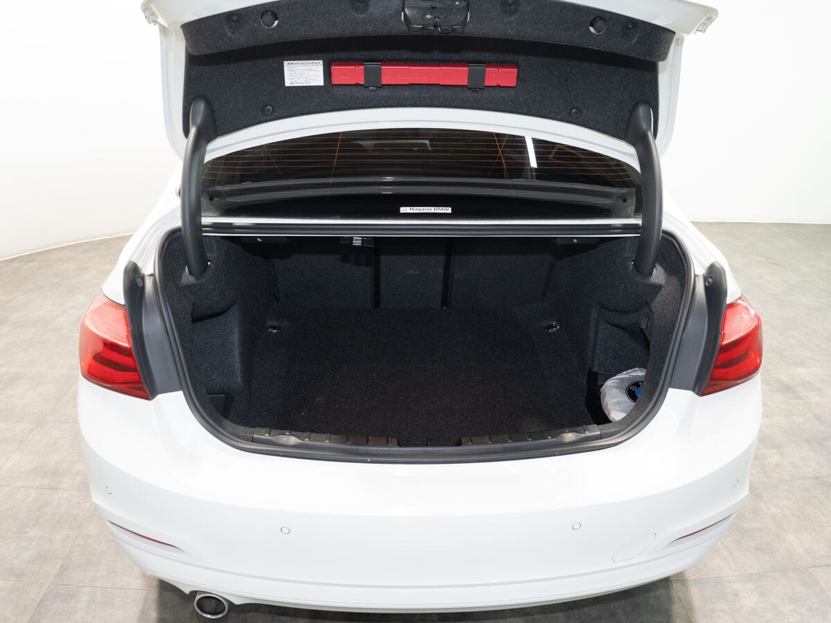 BMW 3 серии 2016 - фото автомобиля