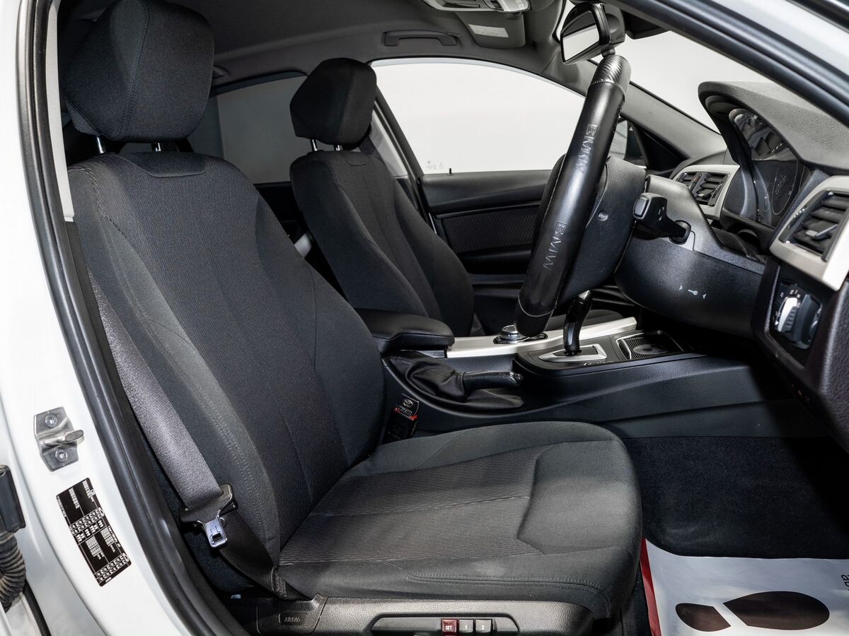 BMW 3 серии 2016 - фото автомобиля