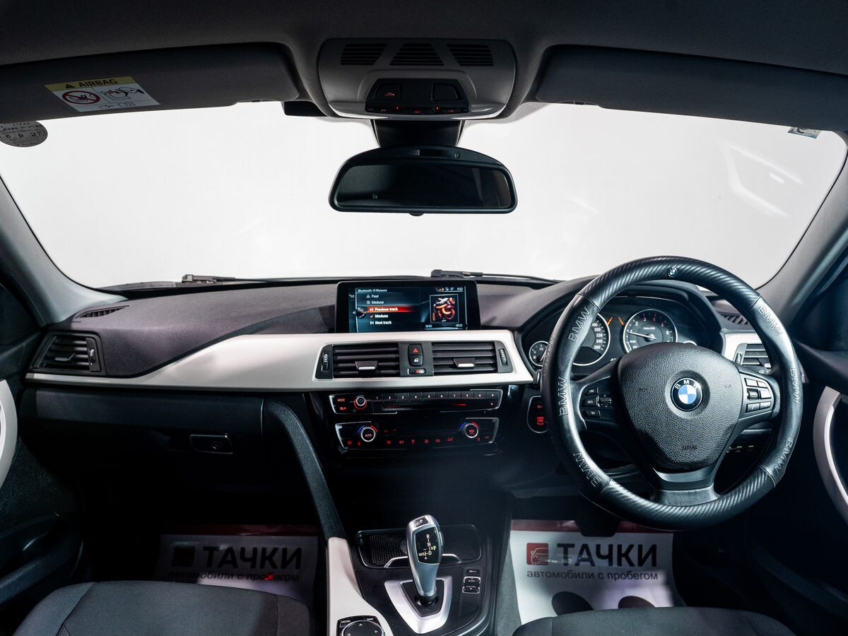 BMW 3 серии 2016 - фото автомобиля