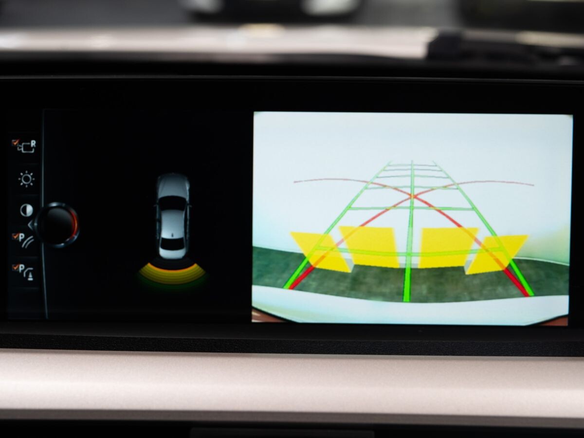 BMW 3 серии 2016 - фото автомобиля