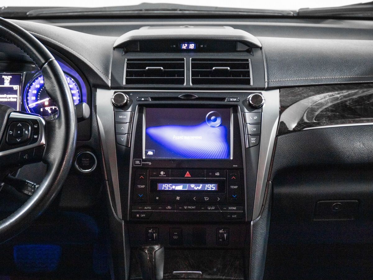 Toyota Camry 2016 - фото автомобиля