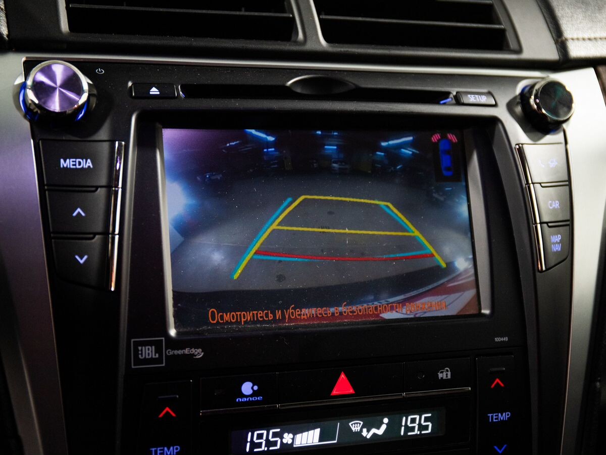 Toyota Camry 2016 - фото автомобиля