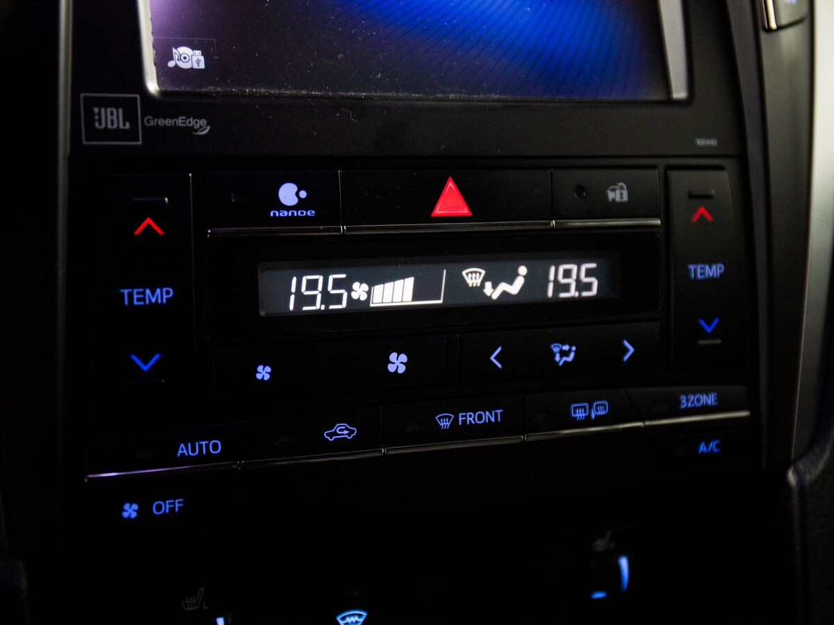 Toyota Camry 2016 - фото автомобиля