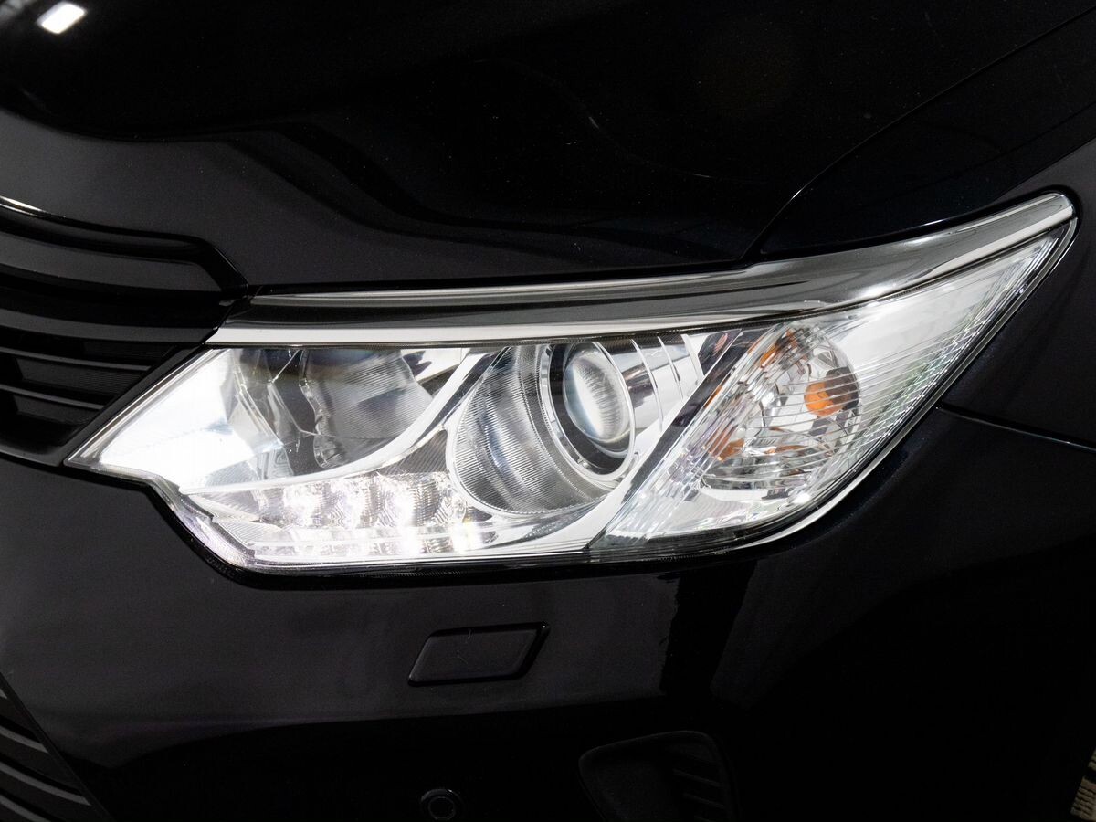 Toyota Camry 2016 - фото автомобиля