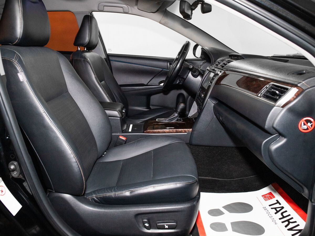 Toyota Camry 2016 - фото автомобиля