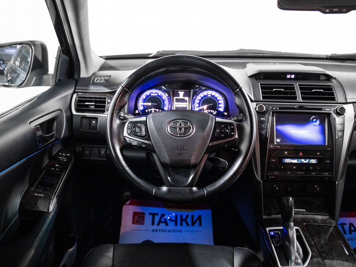 Toyota Camry 2016 - фото автомобиля