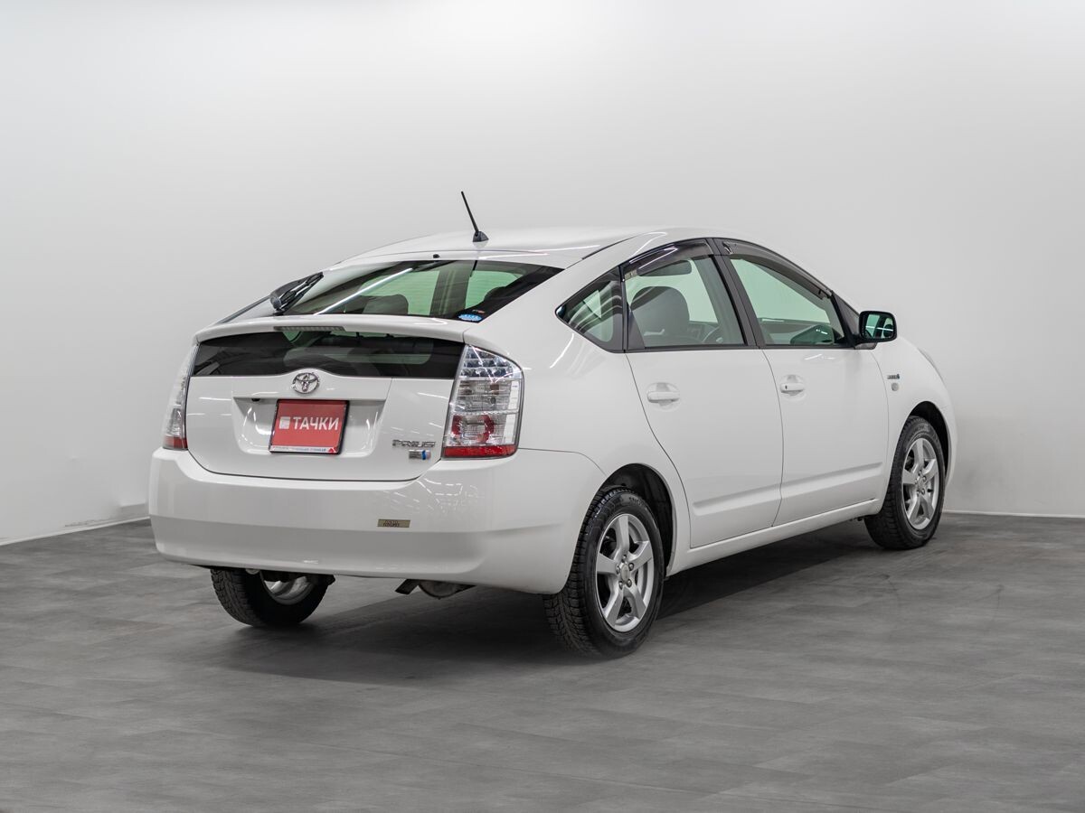 Toyota Prius 2010 - фото автомобиля