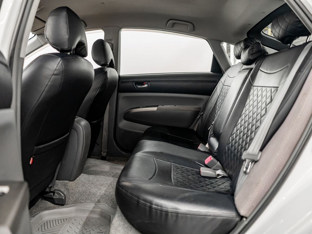 Toyota Prius 2010 - фото автомобиля