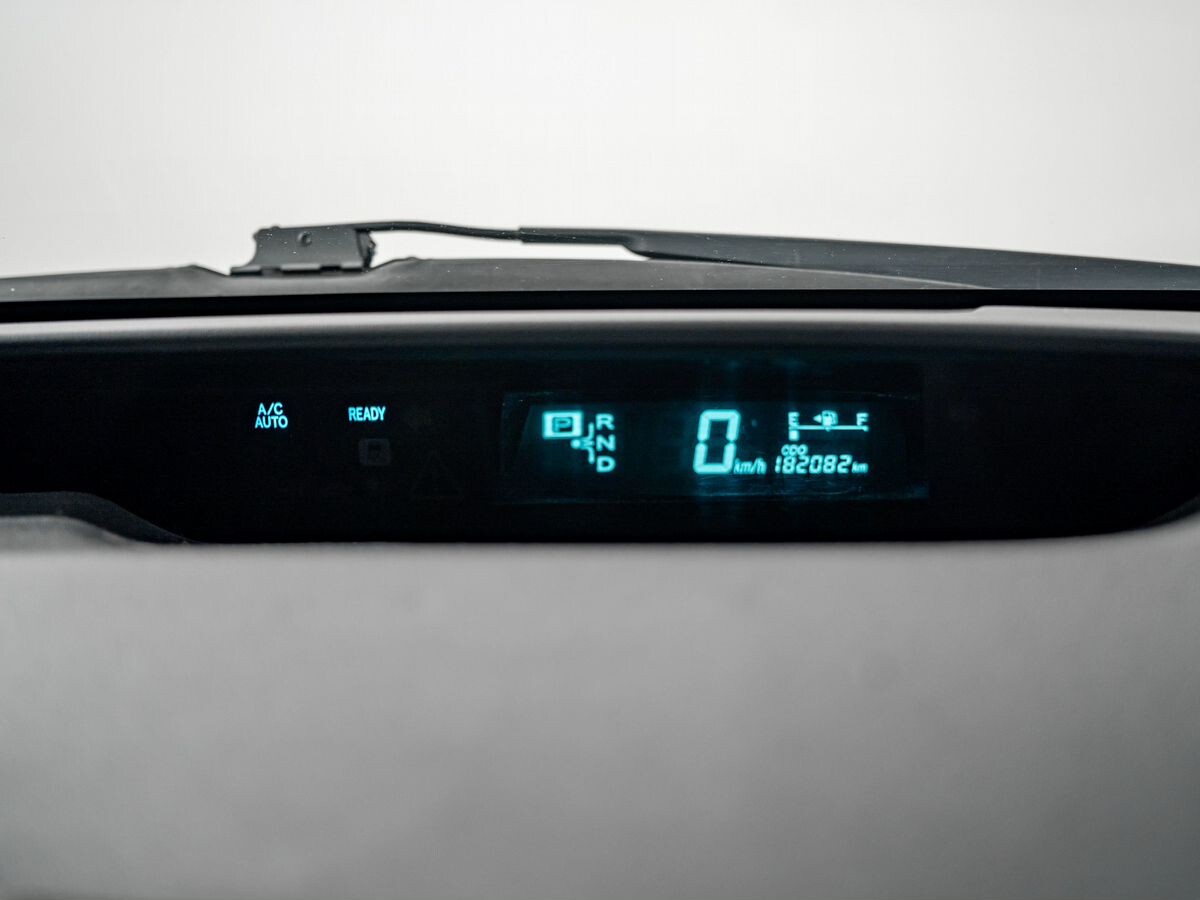 Toyota Prius 2010 - фото автомобиля