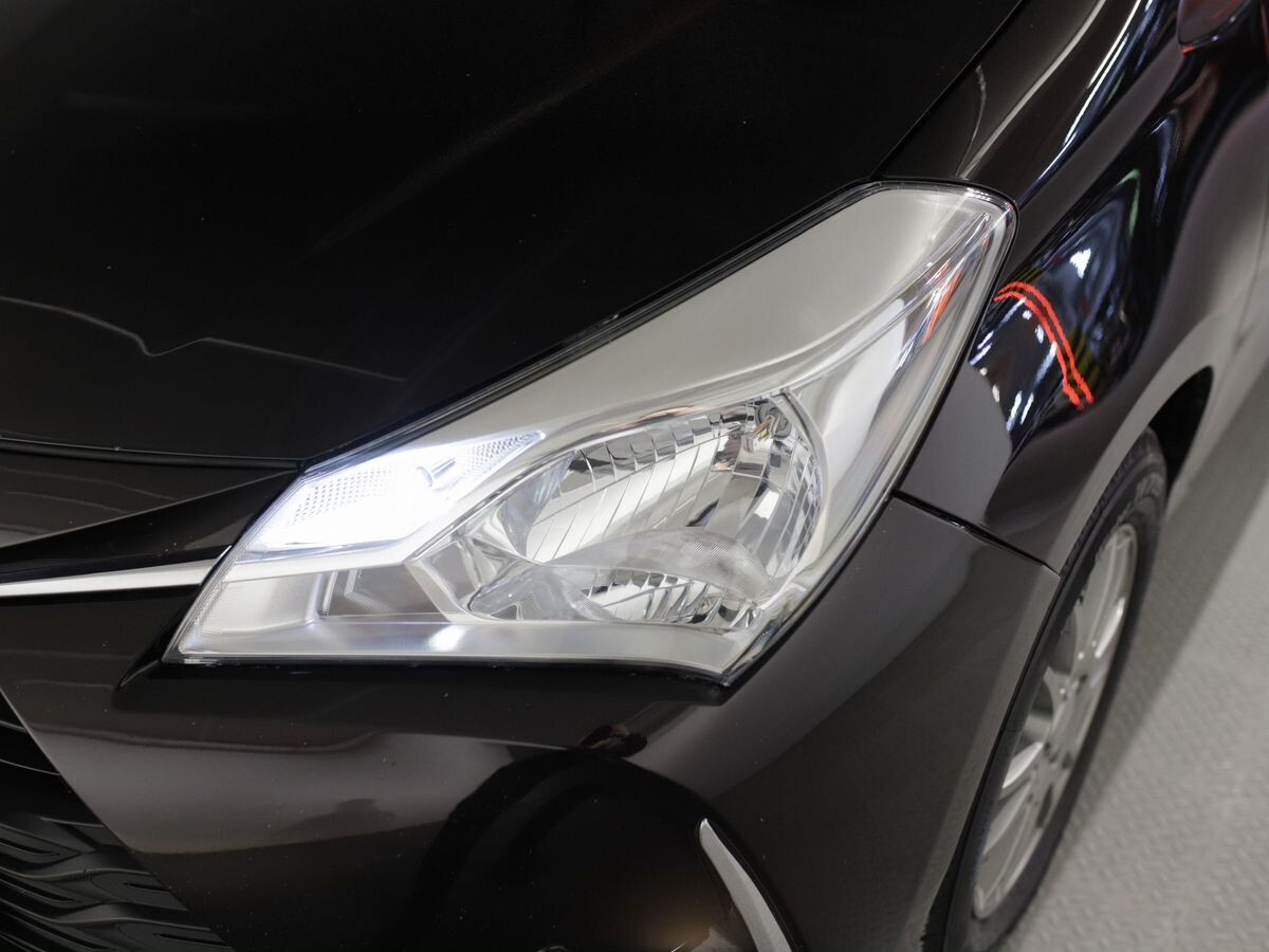 Toyota Vitz 2018 - фото автомобиля