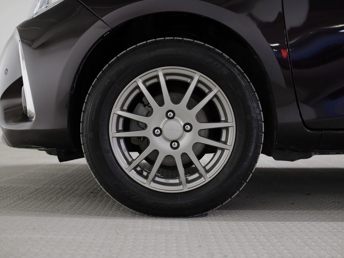 Toyota Vitz 2018 - фото автомобиля