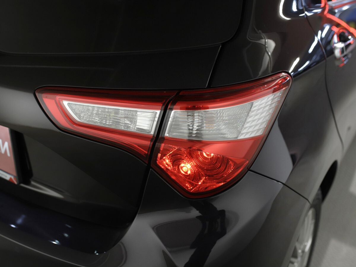 Toyota Vitz 2018 - фото автомобиля