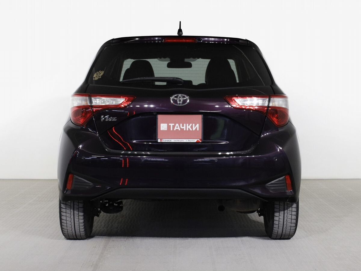 Toyota Vitz 2018 - фото автомобиля
