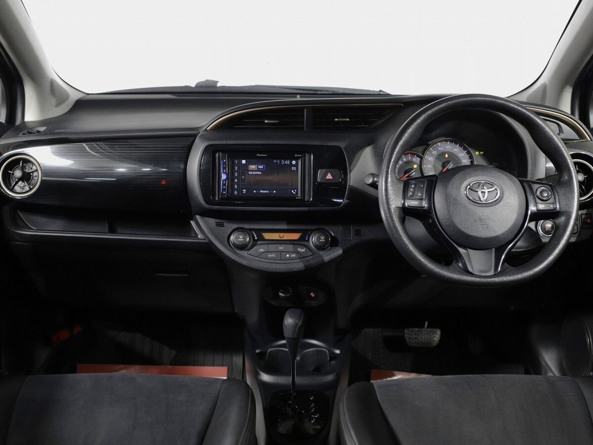 Toyota Vitz 2018 - фото автомобиля