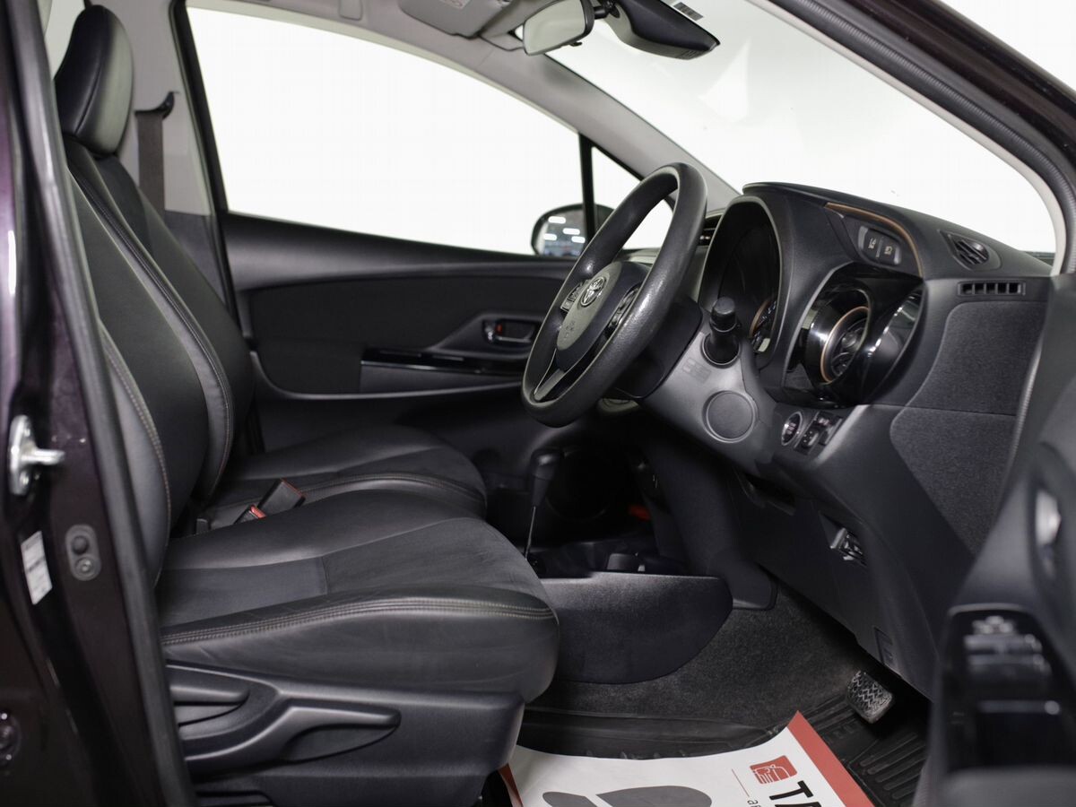 Toyota Vitz 2018 - фото автомобиля