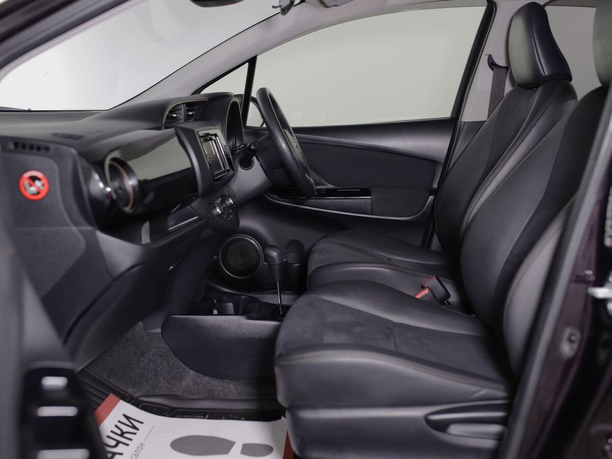 Toyota Vitz 2018 - фото автомобиля