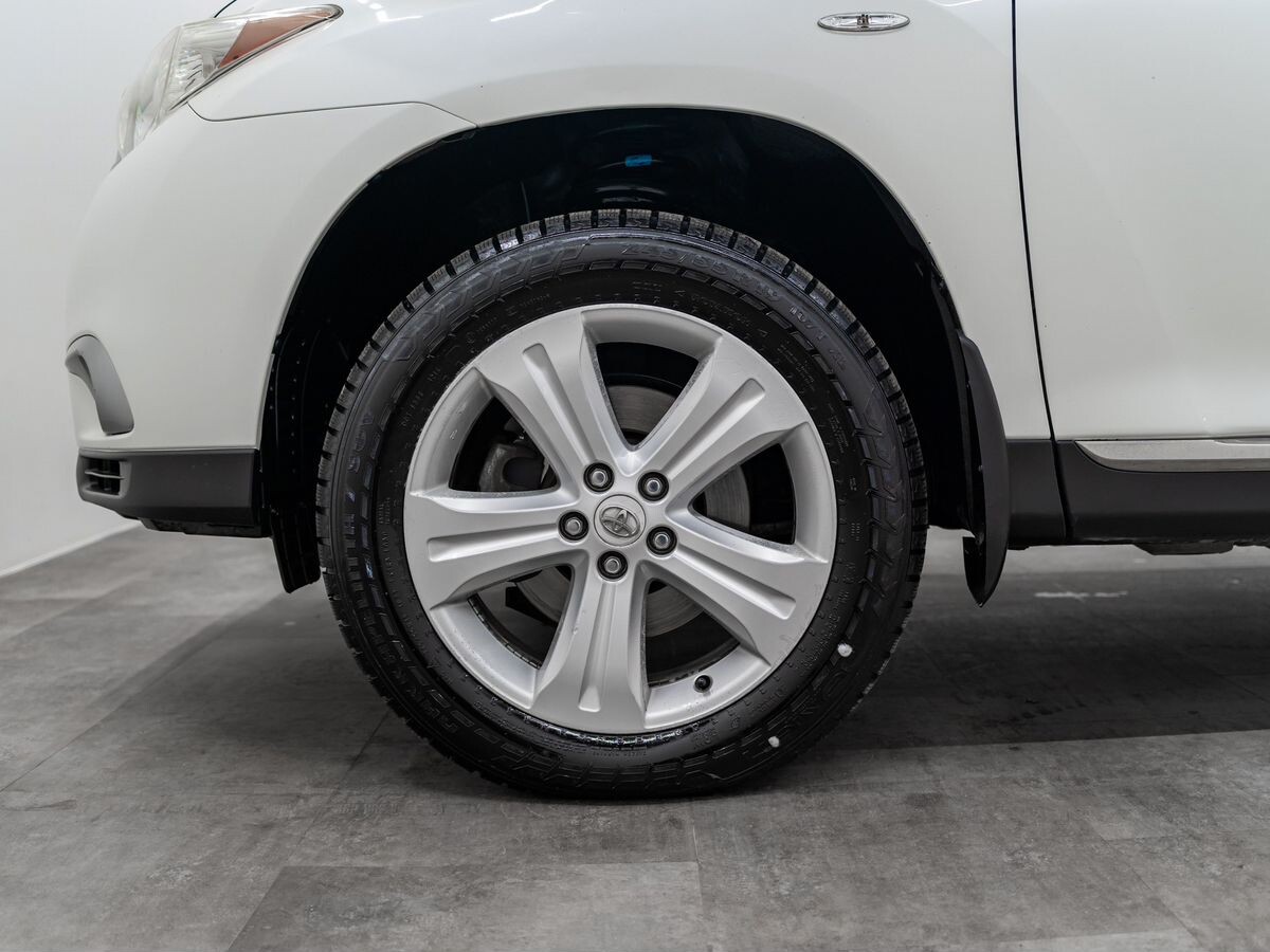 Toyota Highlander 2013 - фото автомобиля