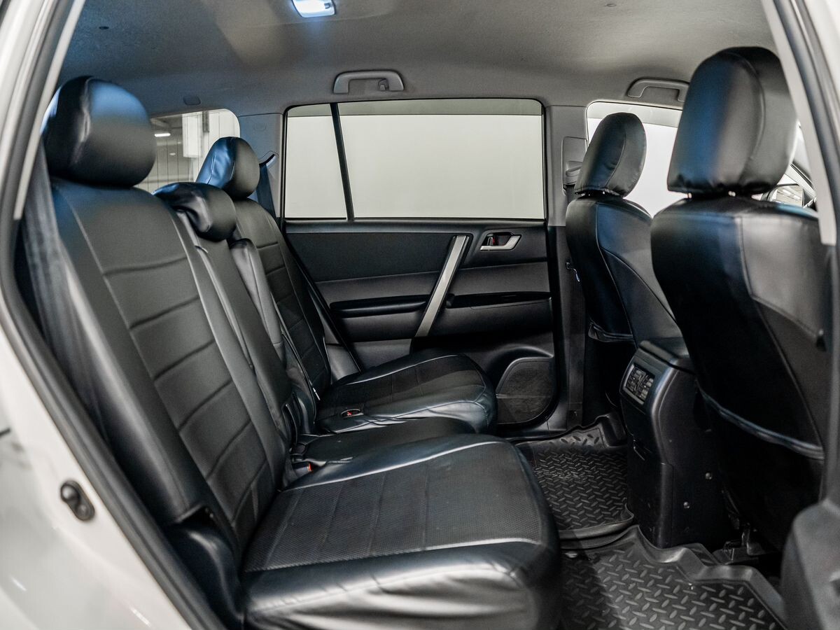 Toyota Highlander 2013 - фото автомобиля