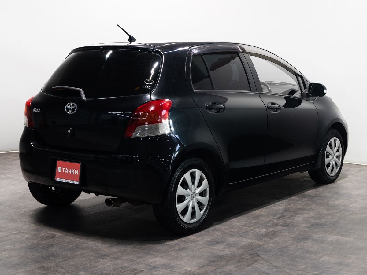 Toyota Vitz 2008 - фото автомобиля