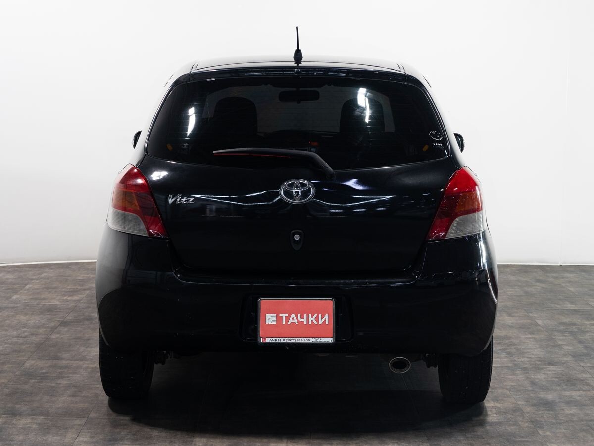 Toyota Vitz 2008 - фото автомобиля