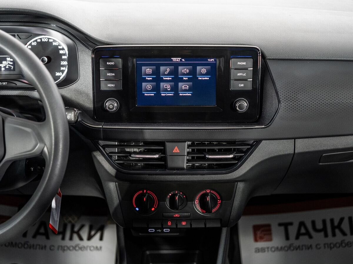 Volkswagen Polo 2021 - фото автомобиля