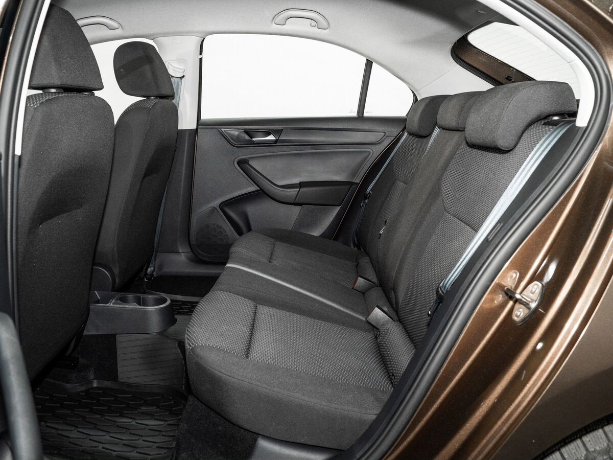 Volkswagen Polo 2021 - фото автомобиля