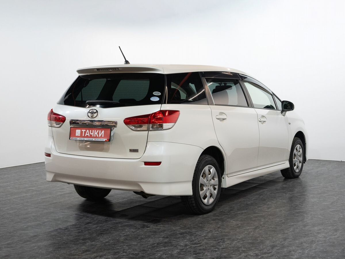 Toyota Wish 2011 - фото автомобиля