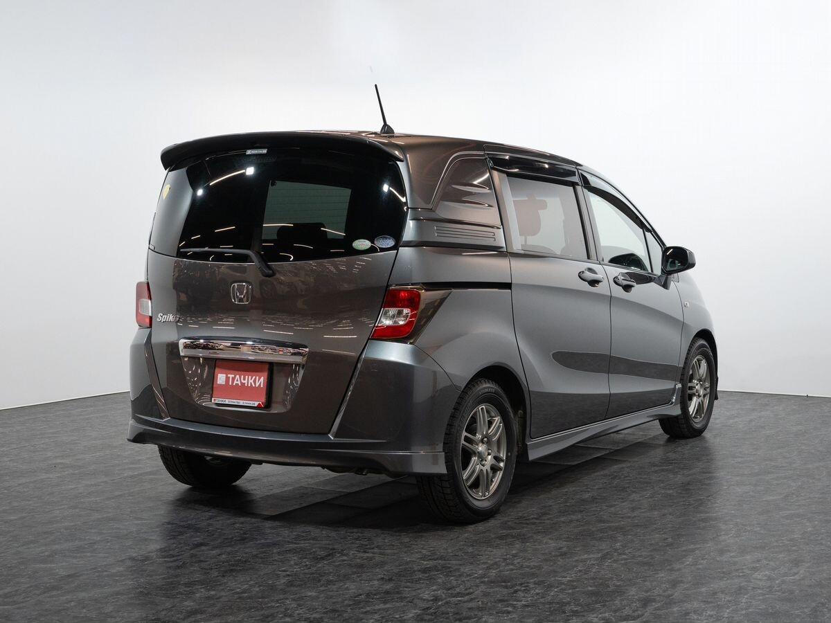 Honda Freed 2011 - фото автомобиля