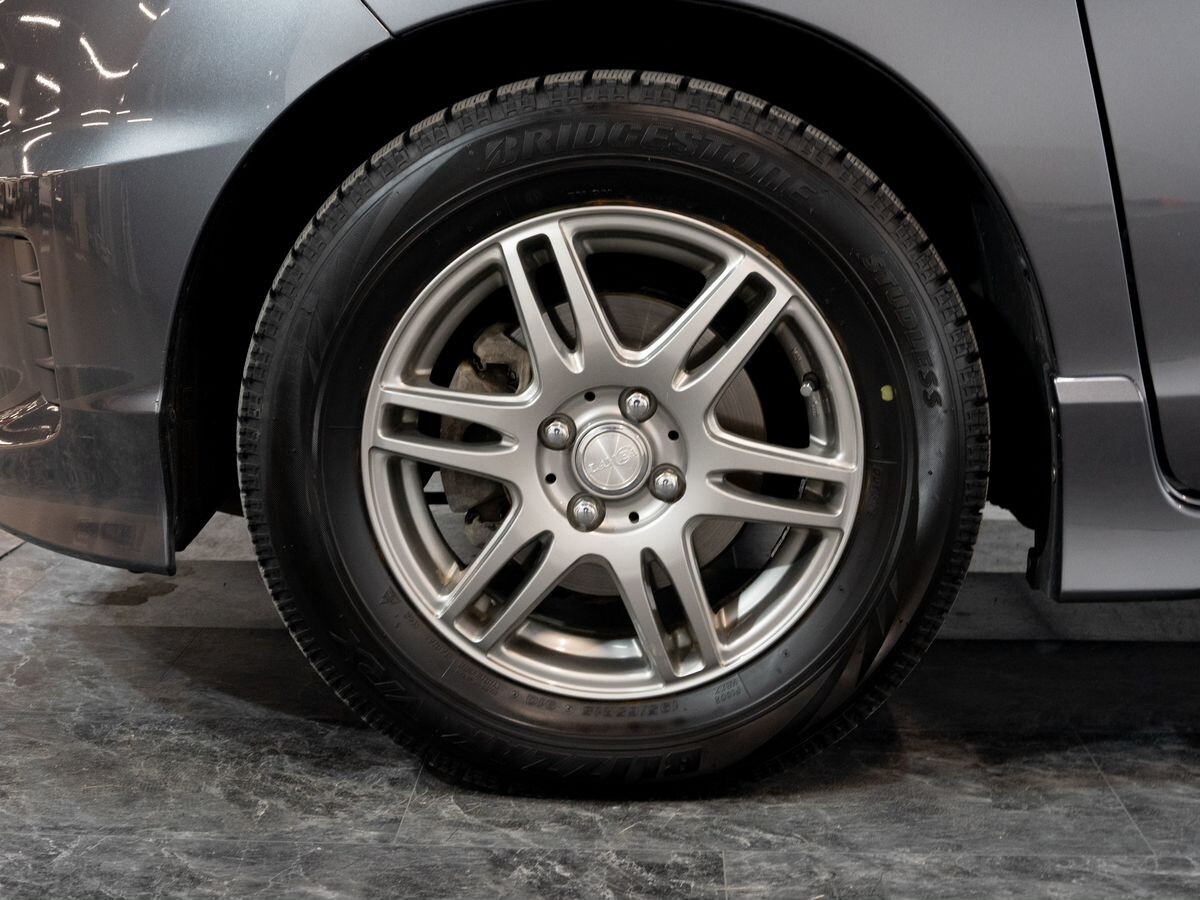 Honda Freed 2011 - фото автомобиля