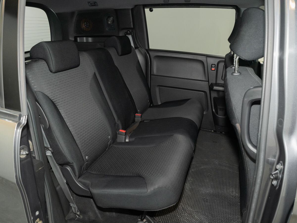 Honda Freed 2011 - фото автомобиля