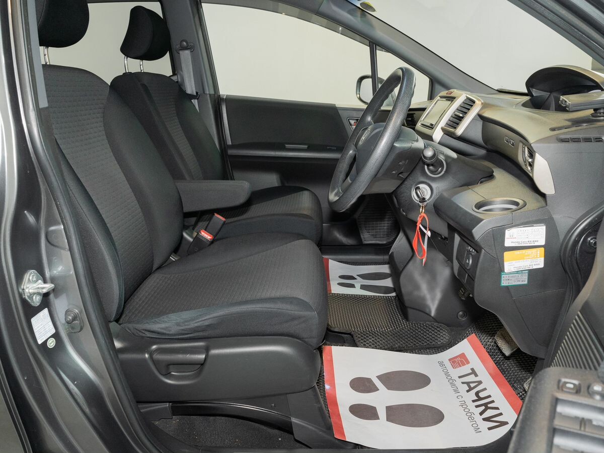 Honda Freed 2011 - фото автомобиля