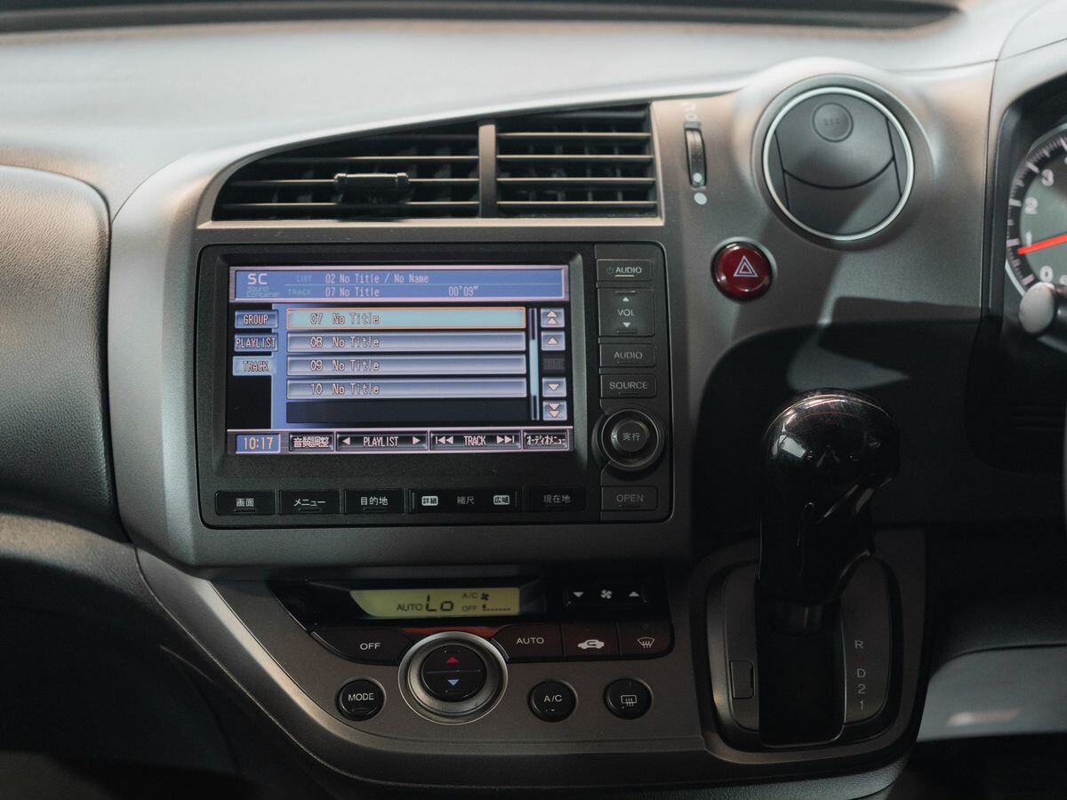 Honda Stream 2008 - фото автомобиля