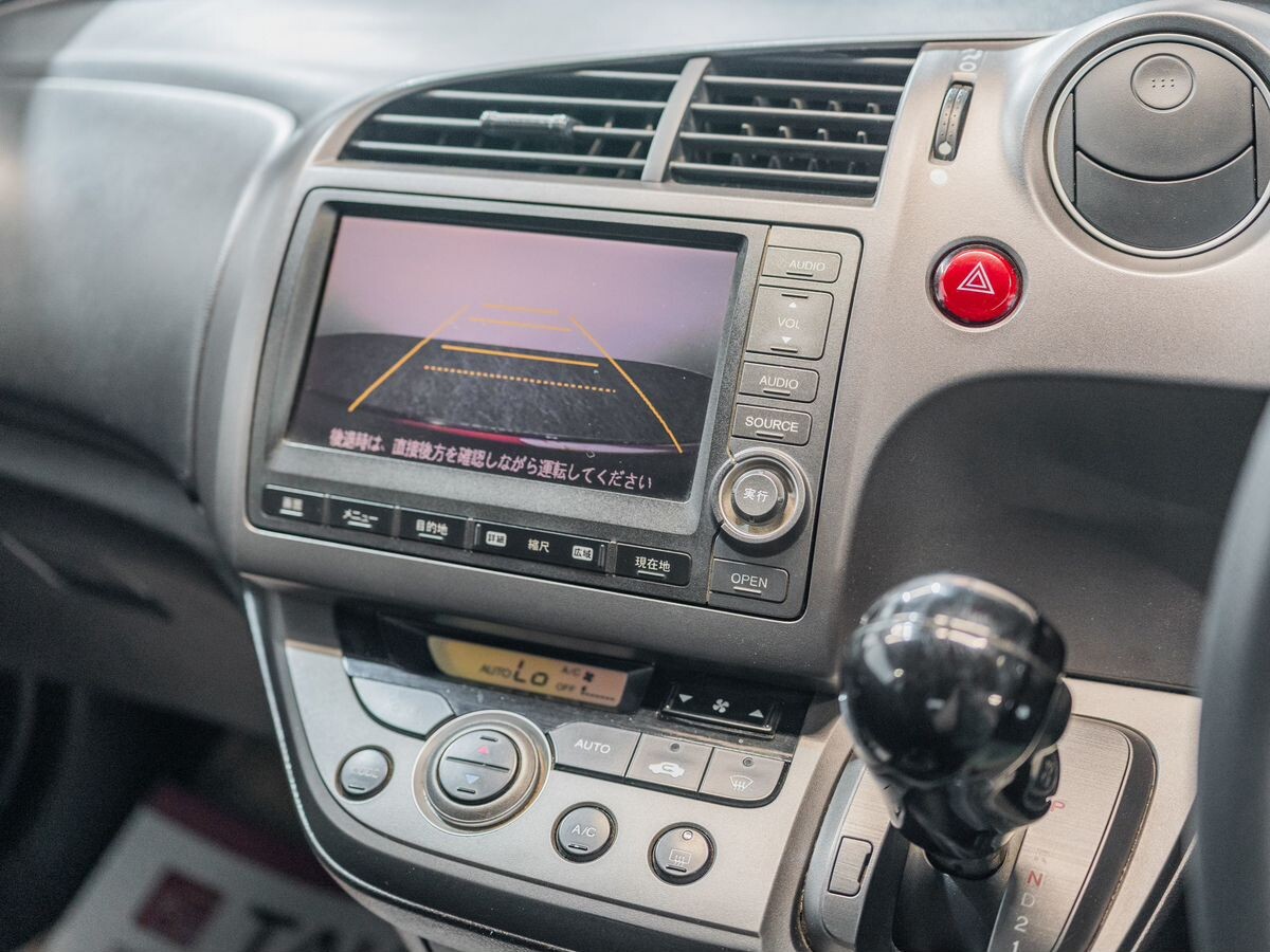 Honda Stream 2008 - фото автомобиля