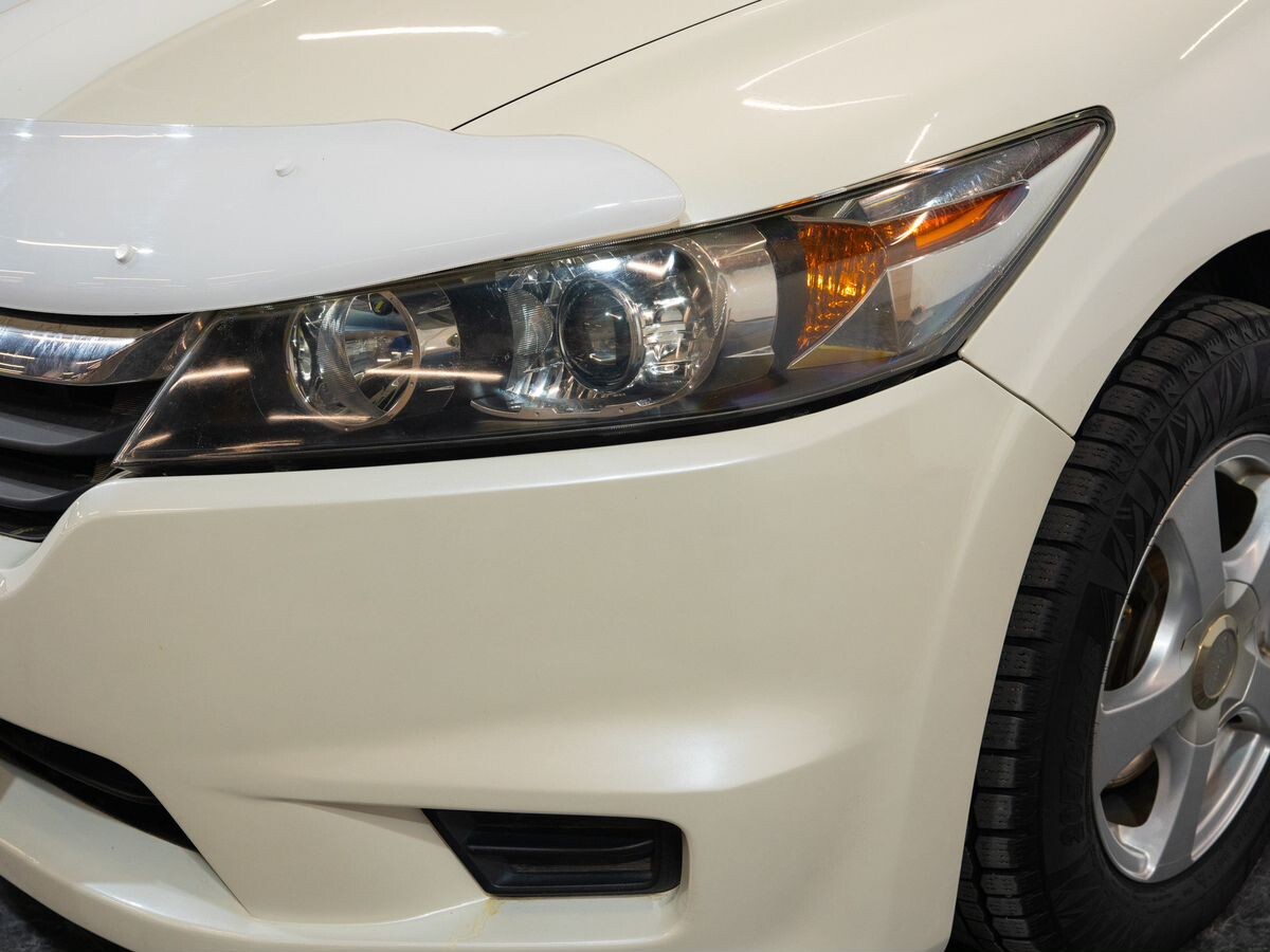 Honda Stream 2008 - фото автомобиля