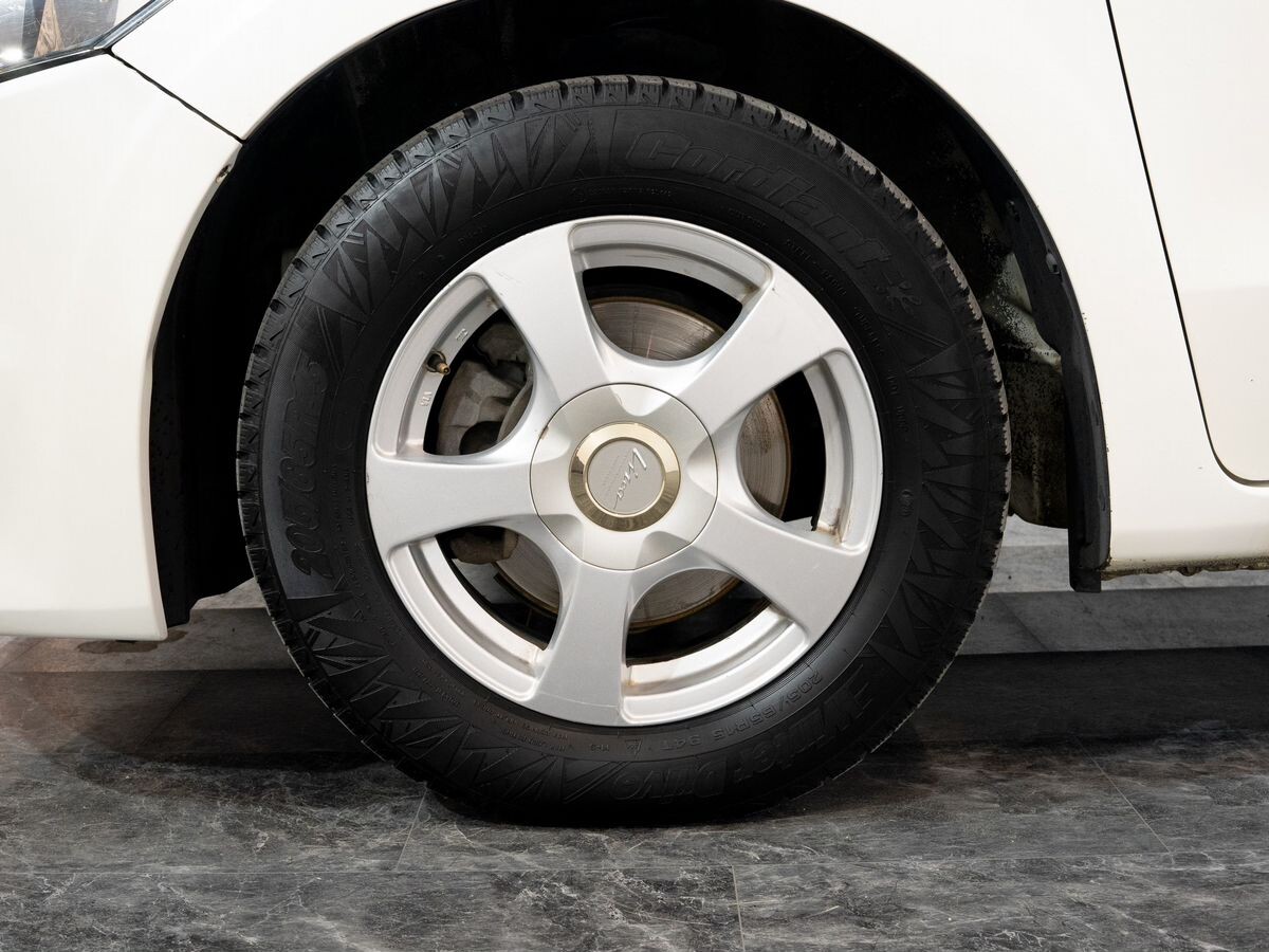 Honda Stream 2008 - фото автомобиля