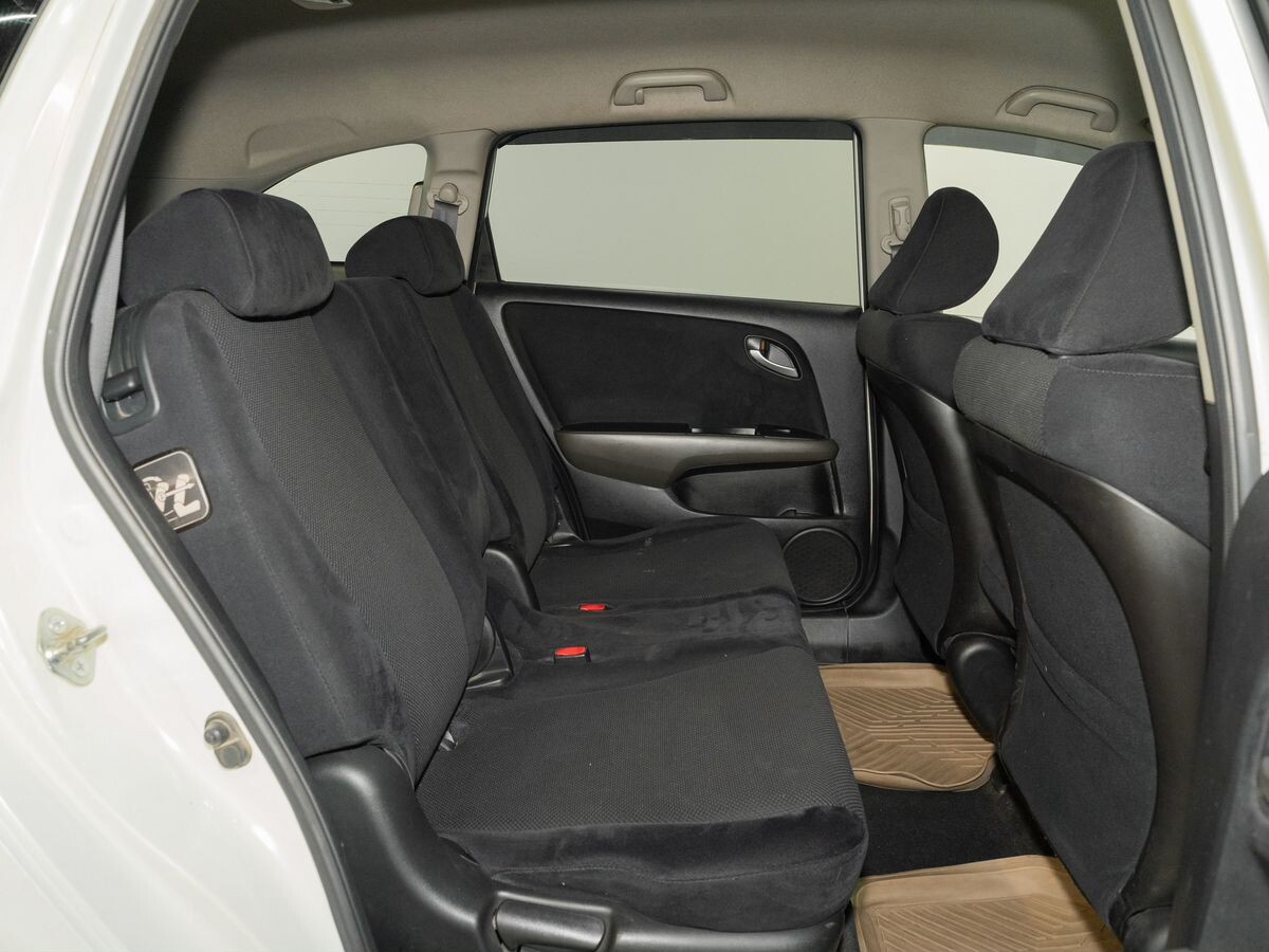 Honda Stream 2008 - фото автомобиля