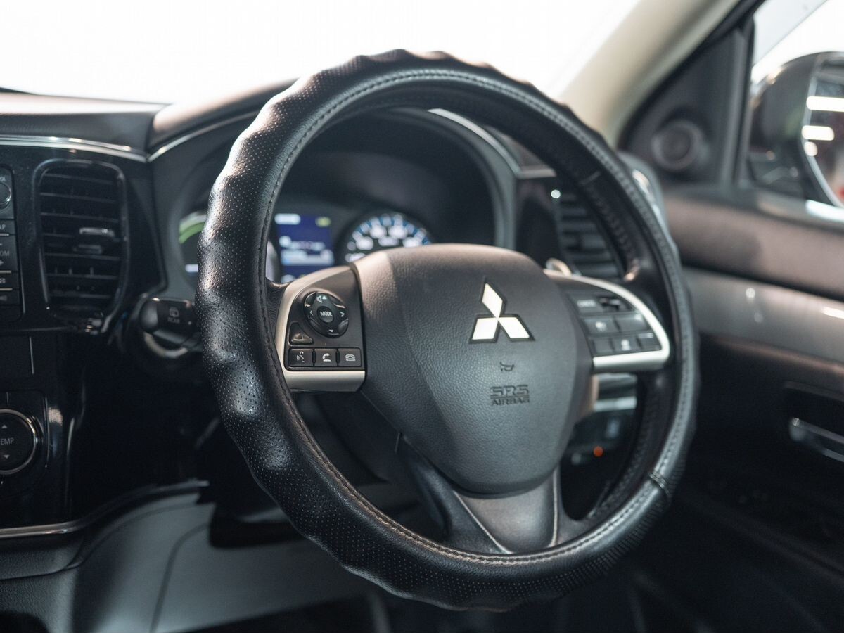 Mitsubishi Outlander 2015 - фото автомобиля