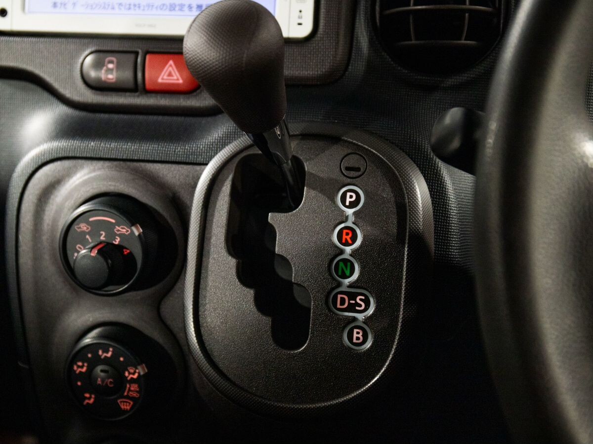 Toyota Porte 2014 - фото автомобиля