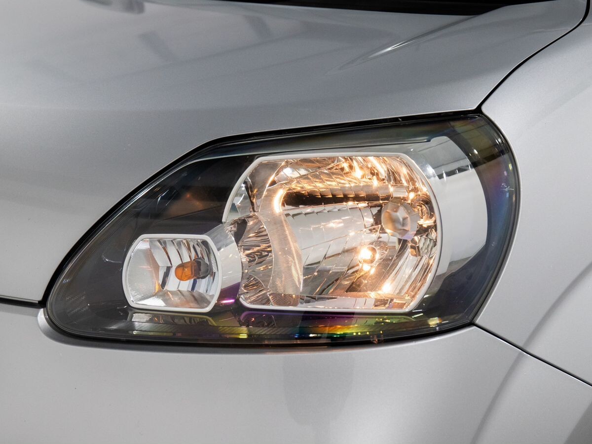 Toyota Porte 2014 - фото автомобиля