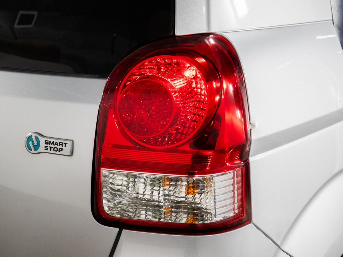 Toyota Porte 2014 - фото автомобиля