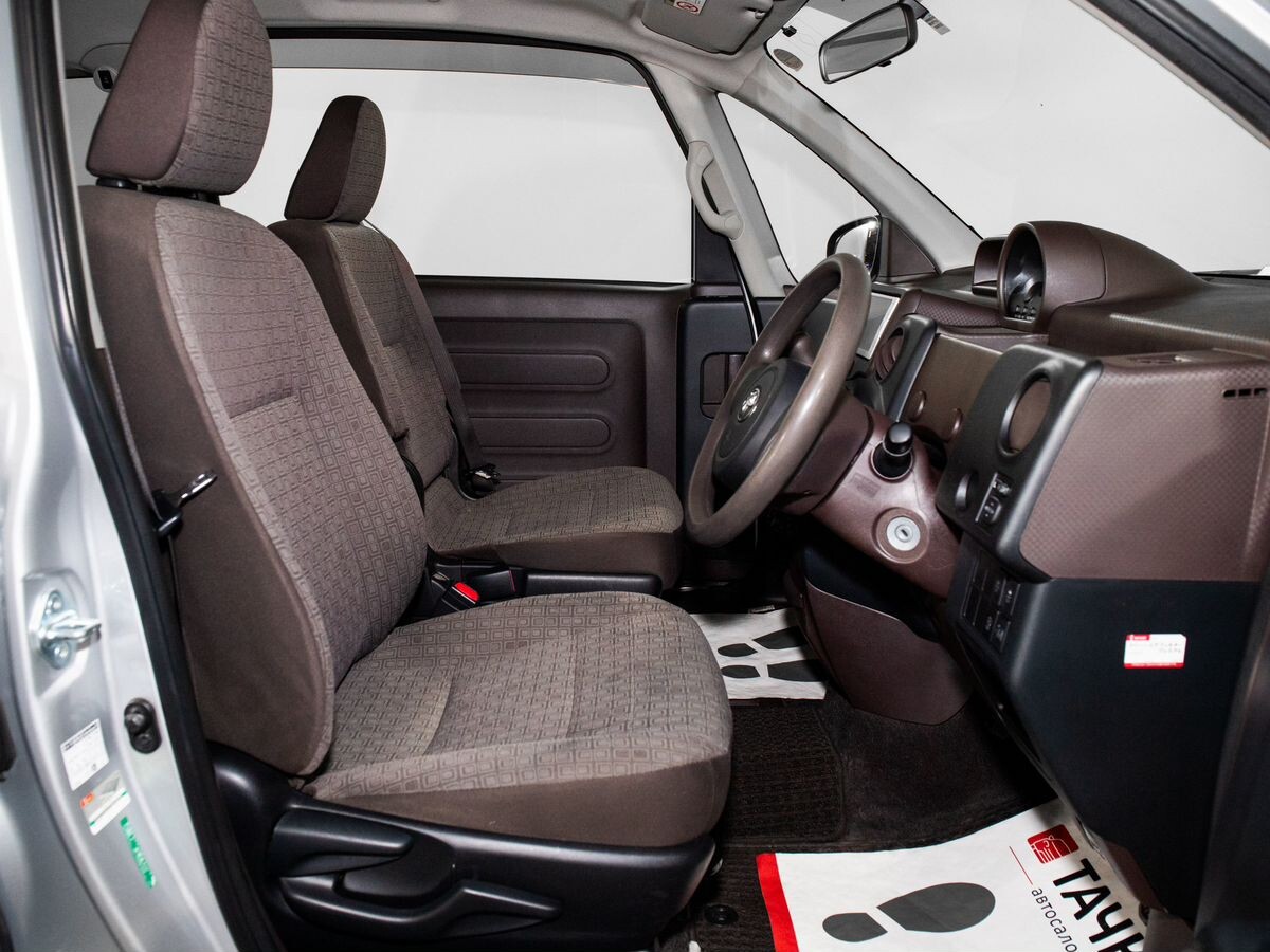 Toyota Porte 2014 - фото автомобиля